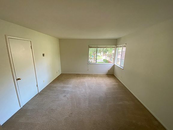 2nd image of 48 Kent Pl APT 4