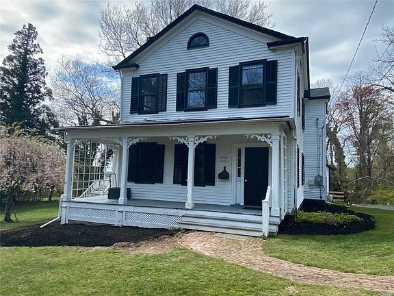 2nd image of 207 Grant St