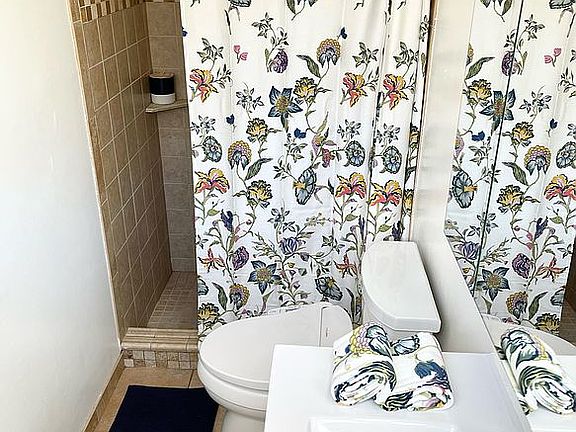 En-suite bathroom 