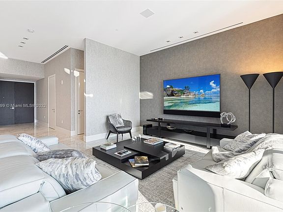 4th image of 17141 Collins Ave #3702