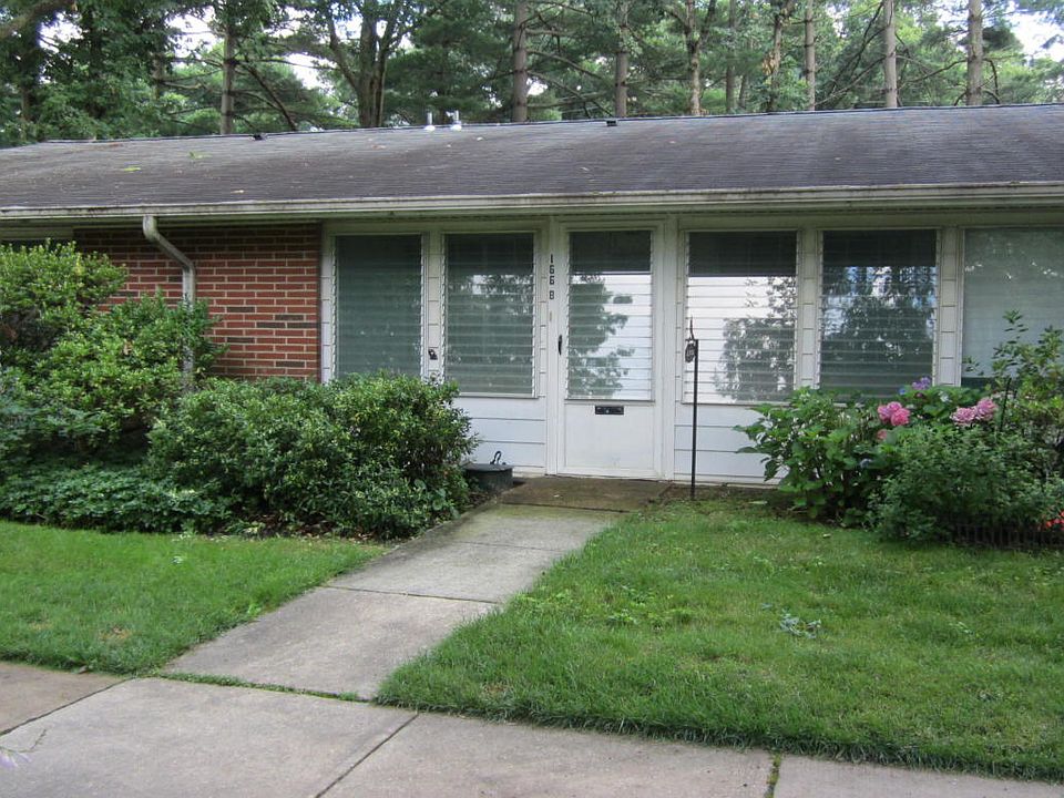 1st image of 166B Huntington Dr