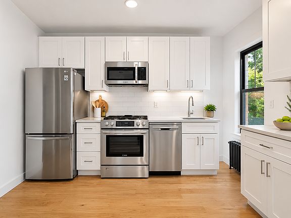 3rd image of 82 Clinton Ave APT 3