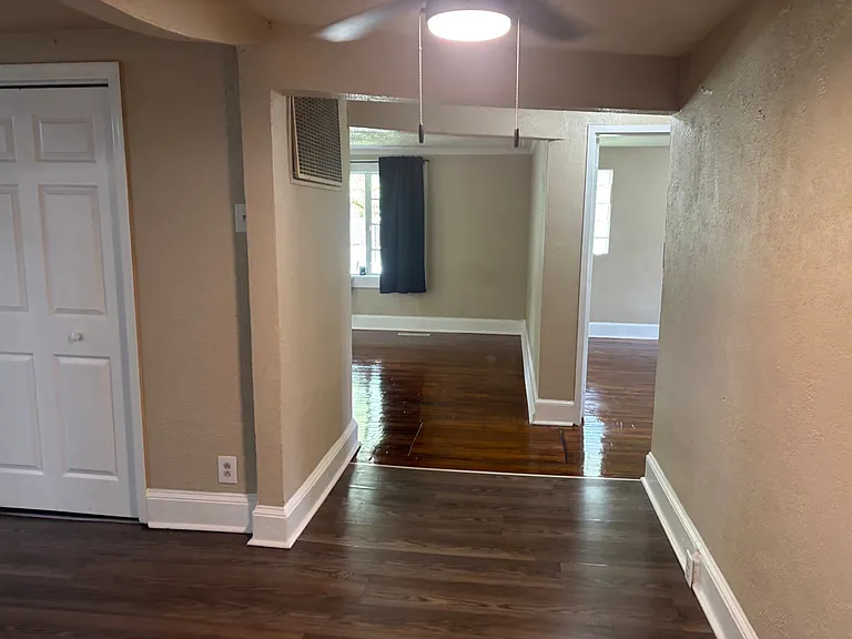 1102 Crawford St — Photo 20