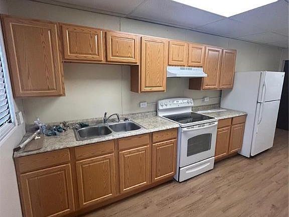 5th image of 616 1/2 N Poplar St