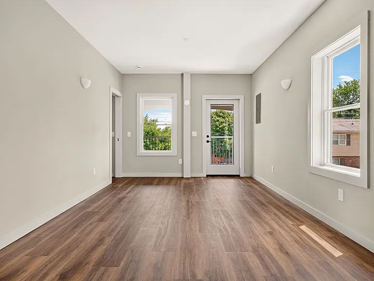 176 Hudson St #3 — Photo 6