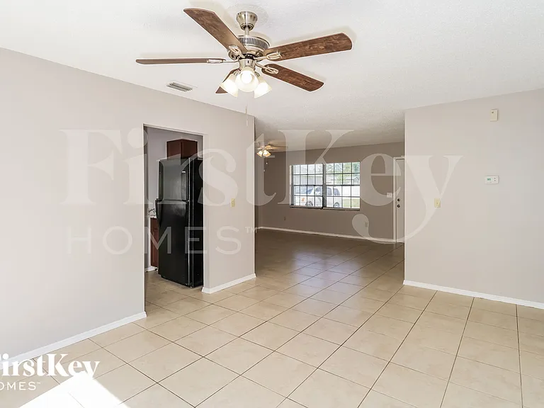 814 Yacolt Rd SE — Photo 5
