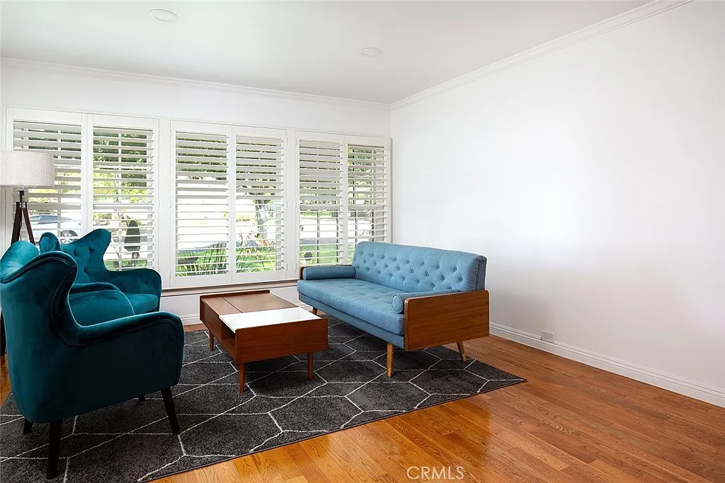 3 bed, 2265 sqft, $7,950 — Photo 4