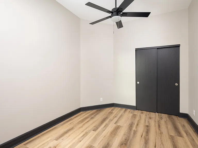 2226 S Kinnickinnic Ave #1 — Photo 6