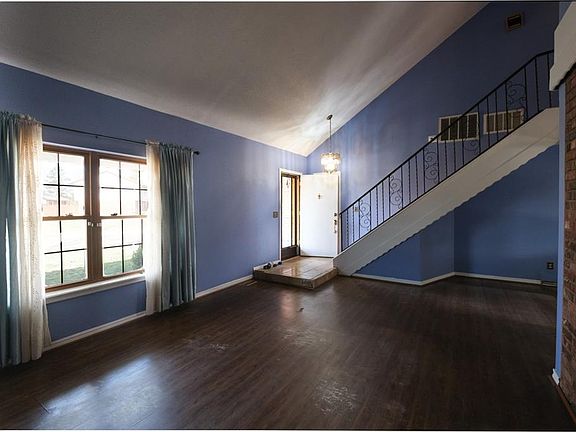 4th image of 3000 N Glenhaven Dr