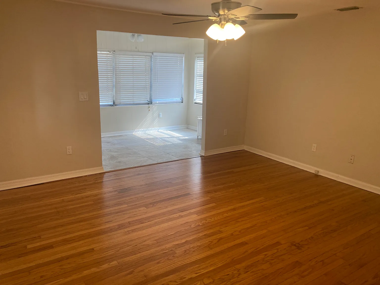 3 bed, 1204 sqft, $2,200 — Photo 4