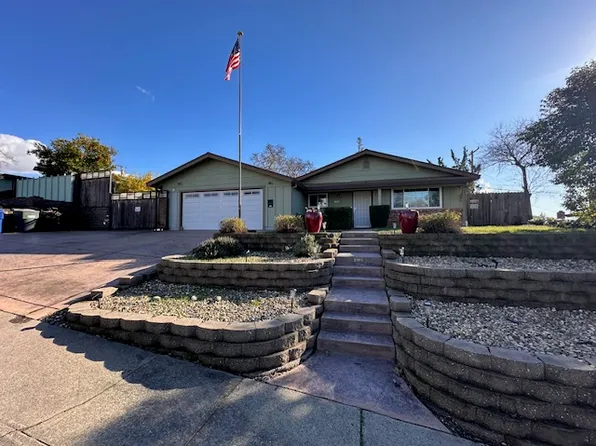 5620 Woodforest Dr, Sacramento, CA 95842
