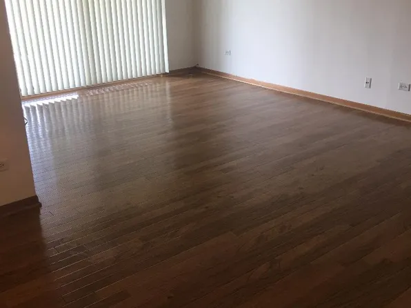 5016 Circle Ct APT 1102, Crestwood, IL 60445