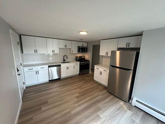 2nd image of 35-50 Lake St #50-3