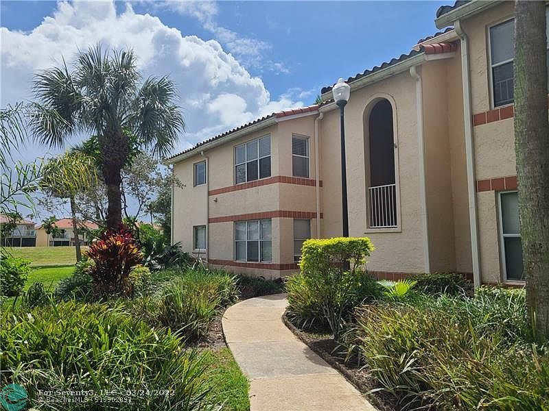 1st image of 3470 Pinewalk Dr N APT 227