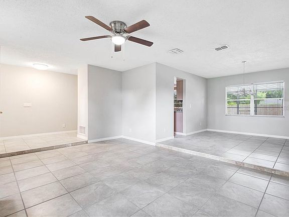5th image of 815 Mimosa Dr