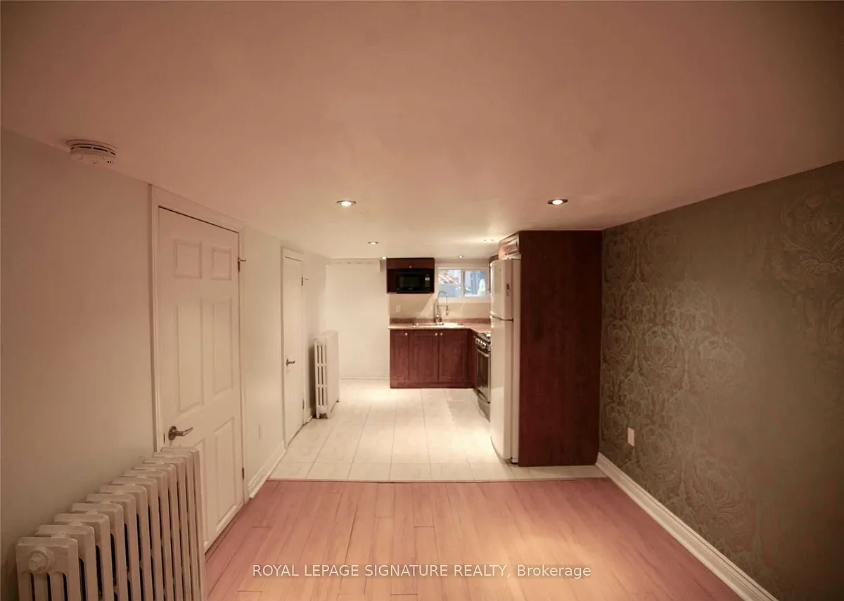 Building Photo - 11 Ferrier Ave #BASEMENT