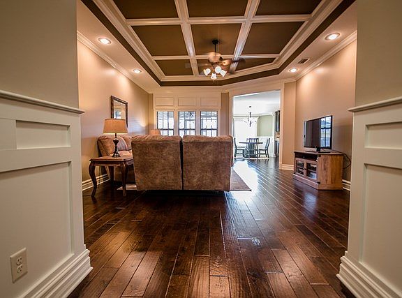 2nd image of 4023 Taylor Way