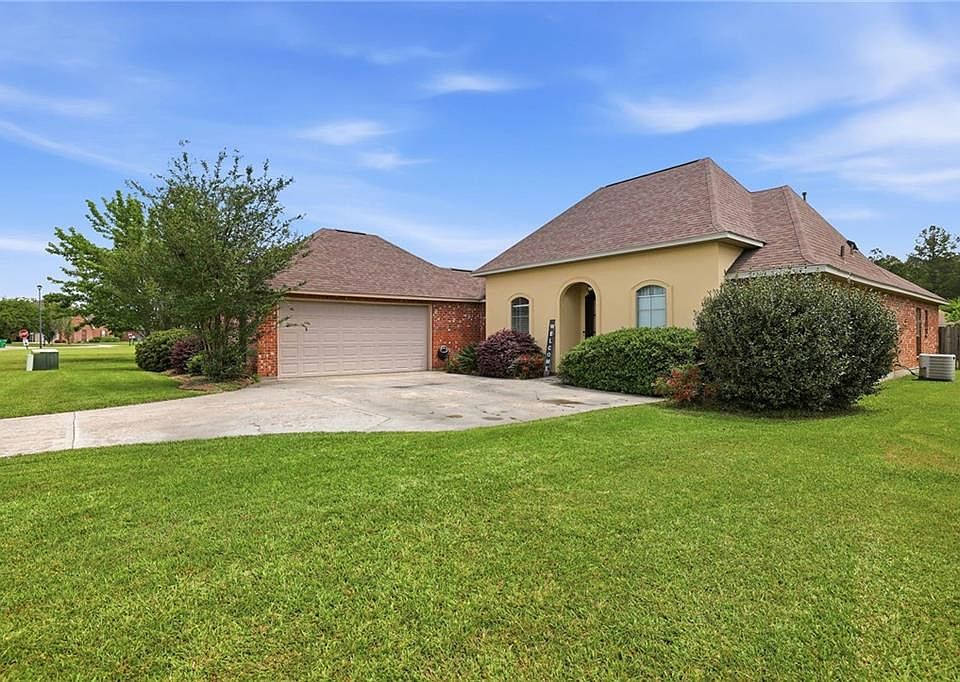 1st image of 38606 Red Bud Ln