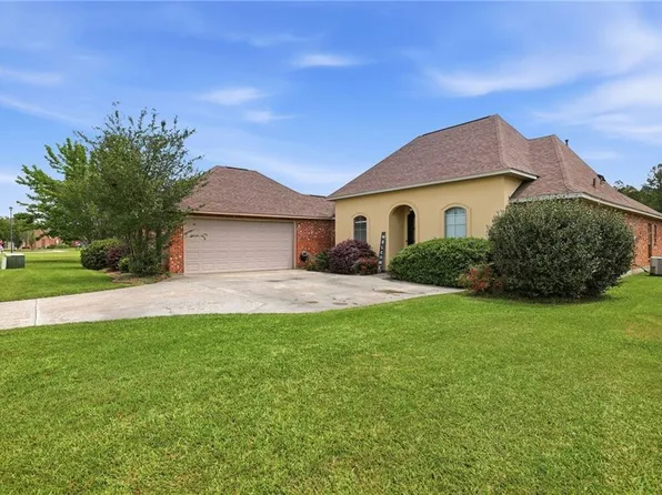 38606 Red Bud Ln, Denham Springs, LA 70706