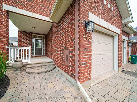 3rd image of 748 Bowercrest Cres