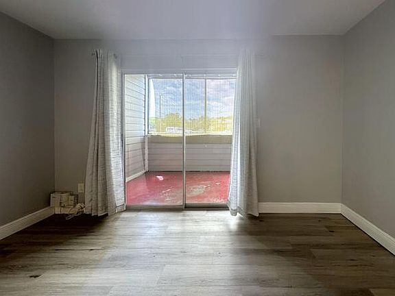 3rd image of 1400 Gandy Blvd N Unit 309