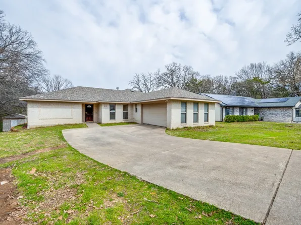 213 Pembrook St, Lake Dallas, TX 75065