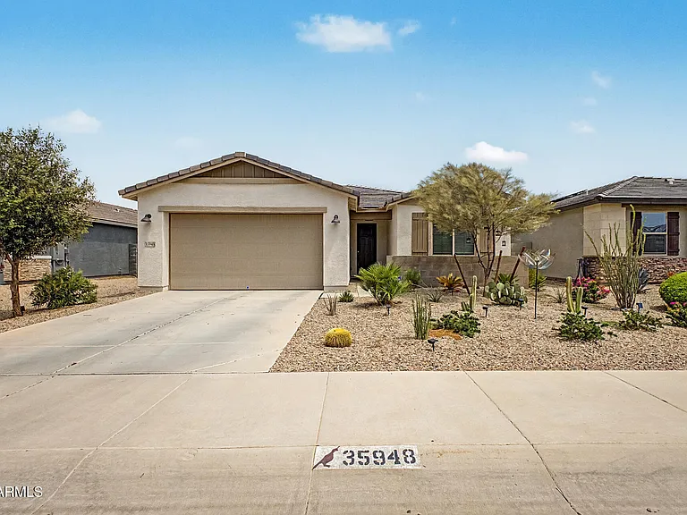 35948 W Santa Monica Ave — Photo 2