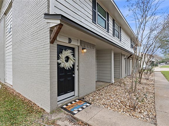 2nd image of 1409 Airline Dr #D