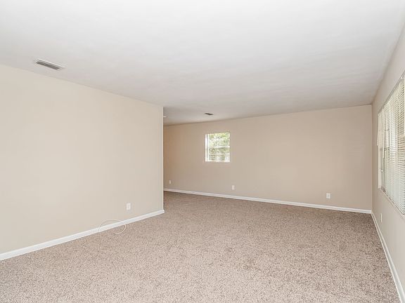 4th image of 2414 Lofberg Dr