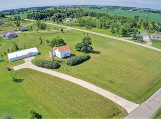 W1081 Deer Dr, Pulaski, WI 54162