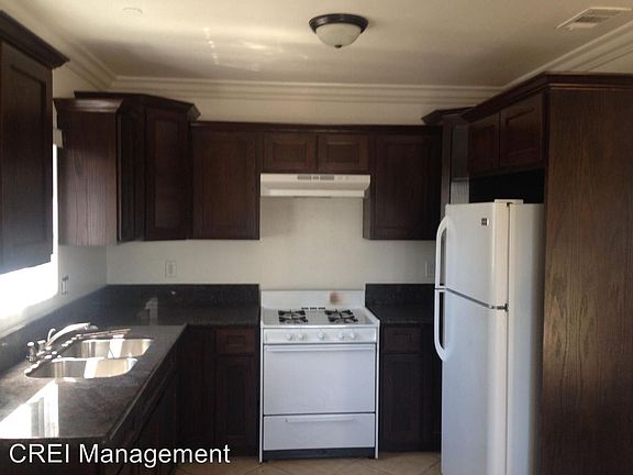 3rd image of 3831 Wall St