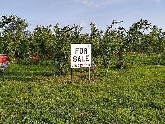 3rd image of 1584 Old 50 Hwy