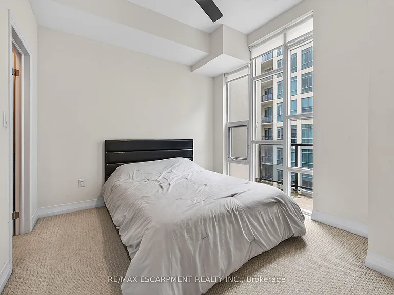 10 Concord Pl #516 — Photo 22