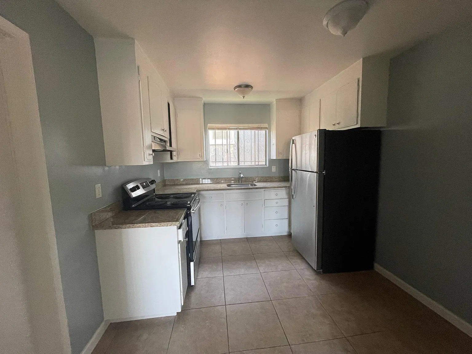 2 bed, $1,950 — Photo 4