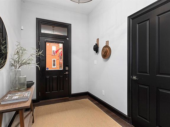 3rd image of 3011 Missouri Ave