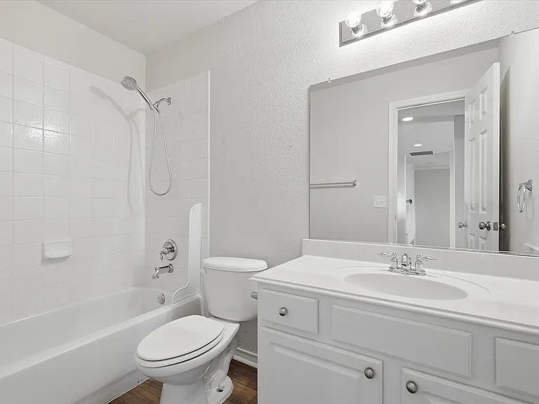 8401 Shakespeare Ln — Photo 17