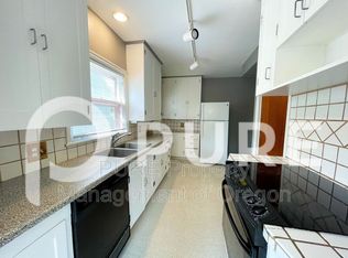 6945 NE Sacramento St, Portland, OR 97213