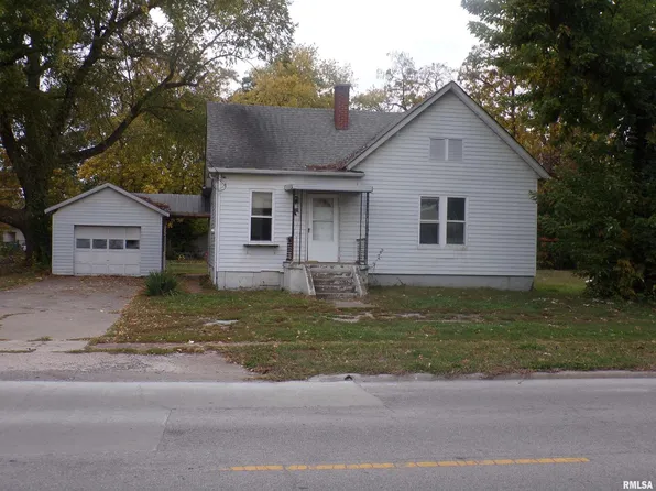 209 N Hickory St, Du Quoin, IL 62832