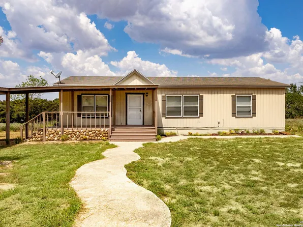 646 Old Colony, Seguin, TX 78155