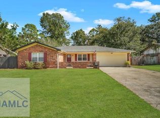 1042 Live Oak Dr, Hinesville, GA 31313