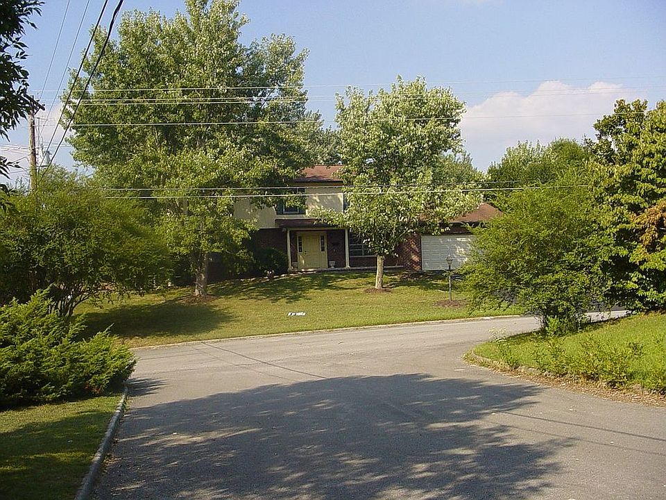 2nd image of 1415 Barcelona Dr