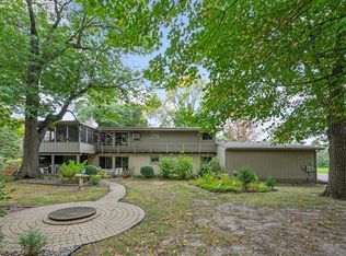 9460 Shady Ln, Chaska, MN 55318