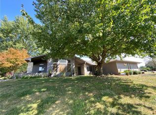 235 Hillview Dr, Martinsville, IN 46151