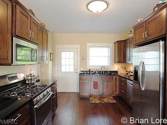 3rd image of 12964 Park Dr