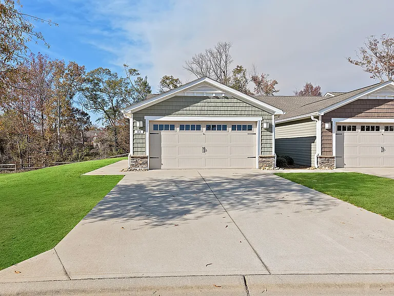 Redwood Greer Ashburton Drive — Photo 2
