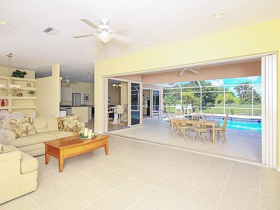 4th image of 308 Sweetwater Dr