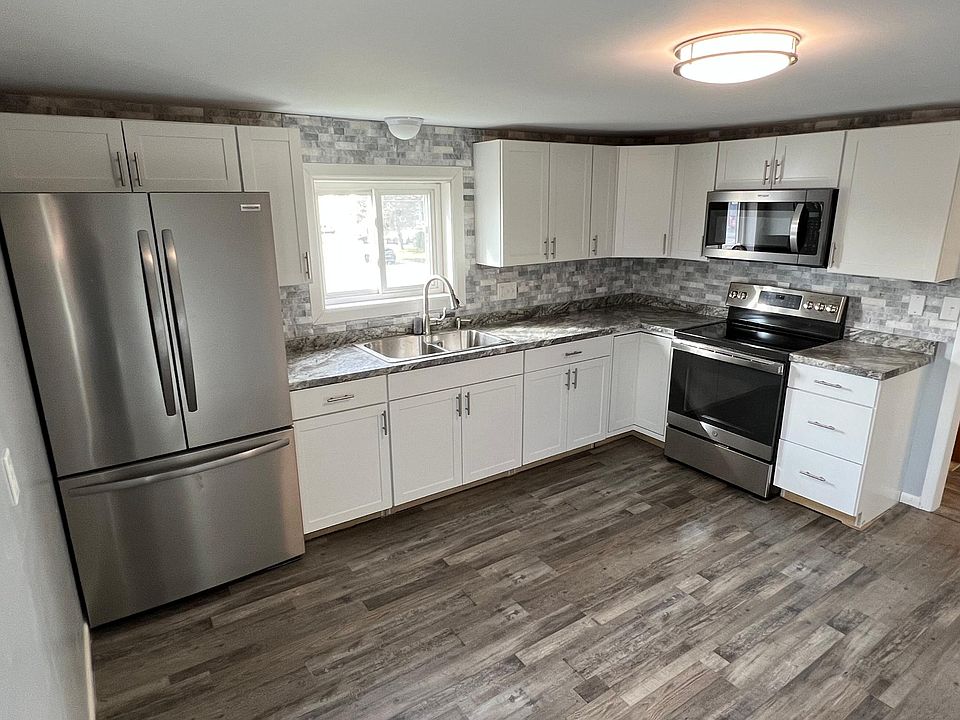 1st image of 194 Palmer Ave Floor 2