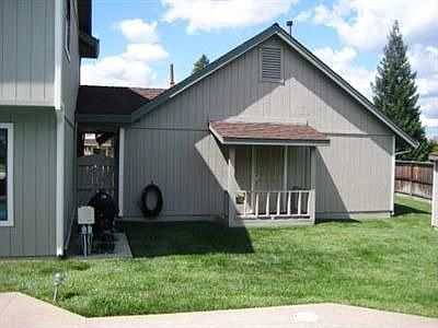 5th image of 415 Community Dr