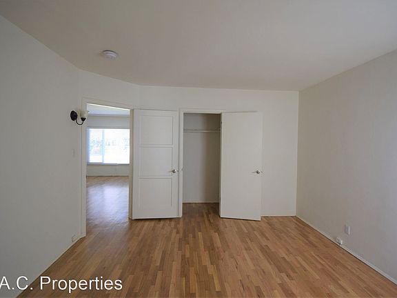 5th image of 4755 Kraft Ave