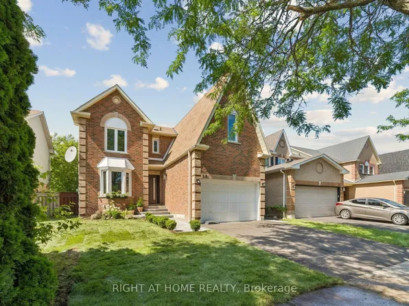 16 Ian Fleming Cres, Whitby, ON L1R 2E2